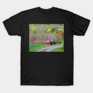 Bethel Vermont VT Old Rusted Trucks New England Foliage Aurumn Trees T-Shirt